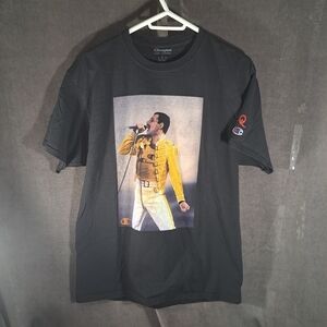 Champion x Queen Official Merch Freddy Mercury Iconic Pic Black Graphic Tee VG L